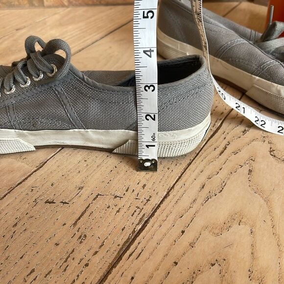 Superga Women's 2750 Classic Lace-up Canvas Sneaker
Size EU39.5 US7 - Picture 14 of 15